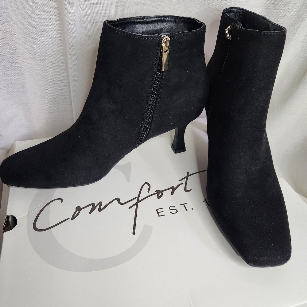 New Cato Black Faux Suede Pointed Toe Heel Ankle Boot Color Black Size 10